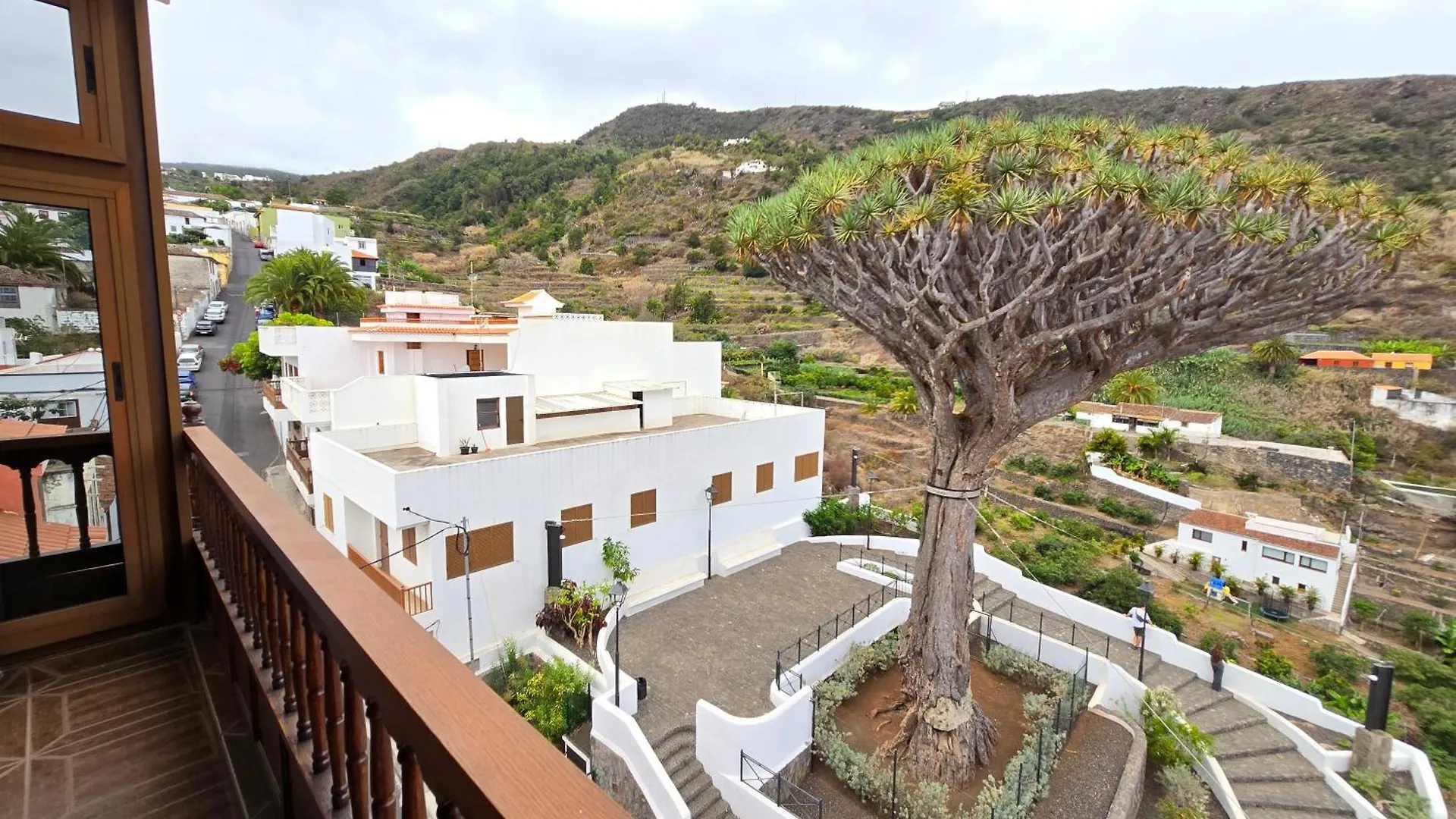 Cozy Izan Drago Apartment In Icod De Los Vinos By Hrtenerife Net 0*,  España