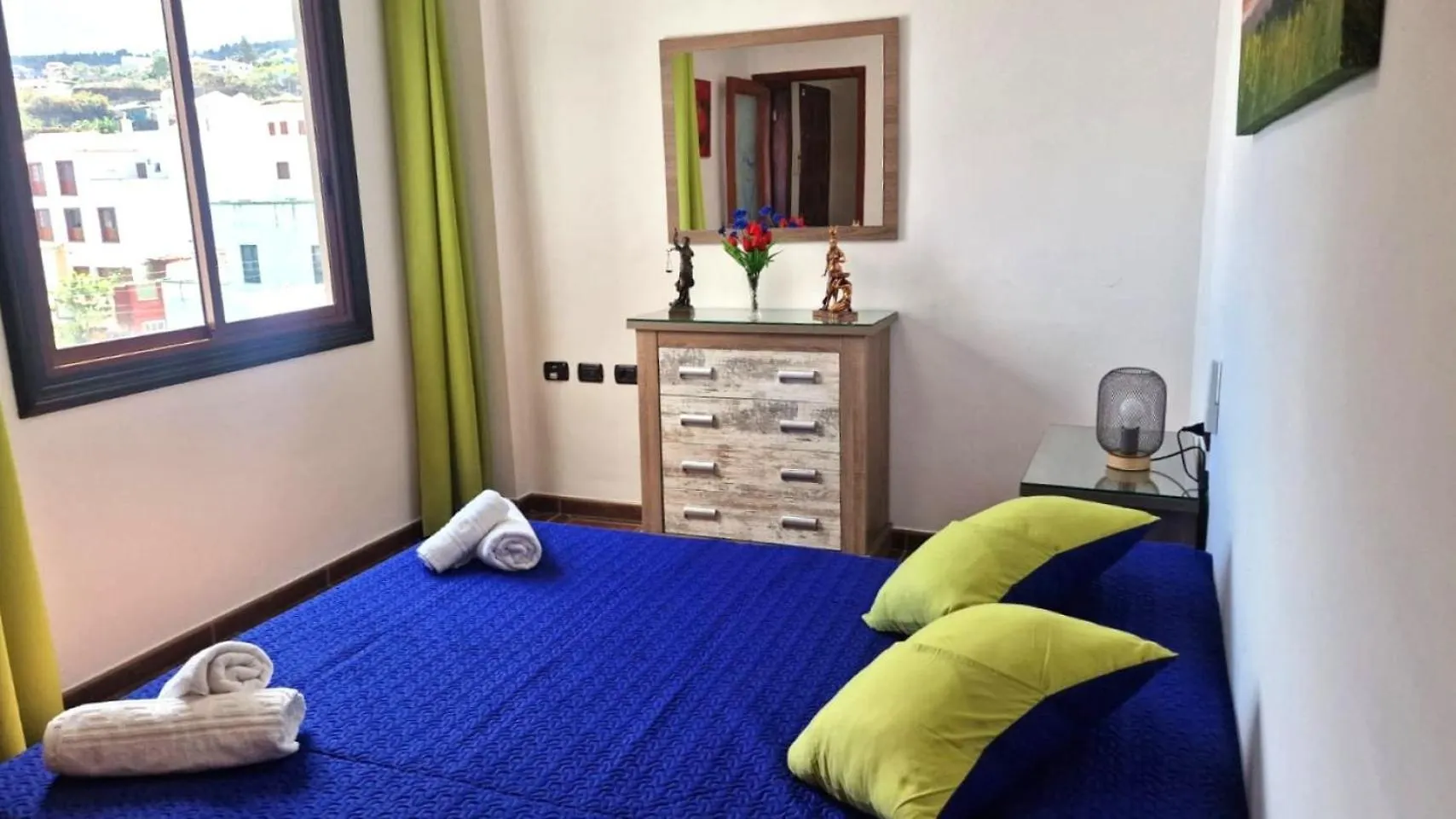 Cozy Izan Drago Apartment In Icod De Los Vinos By Hrtenerife Net 0*,  España
