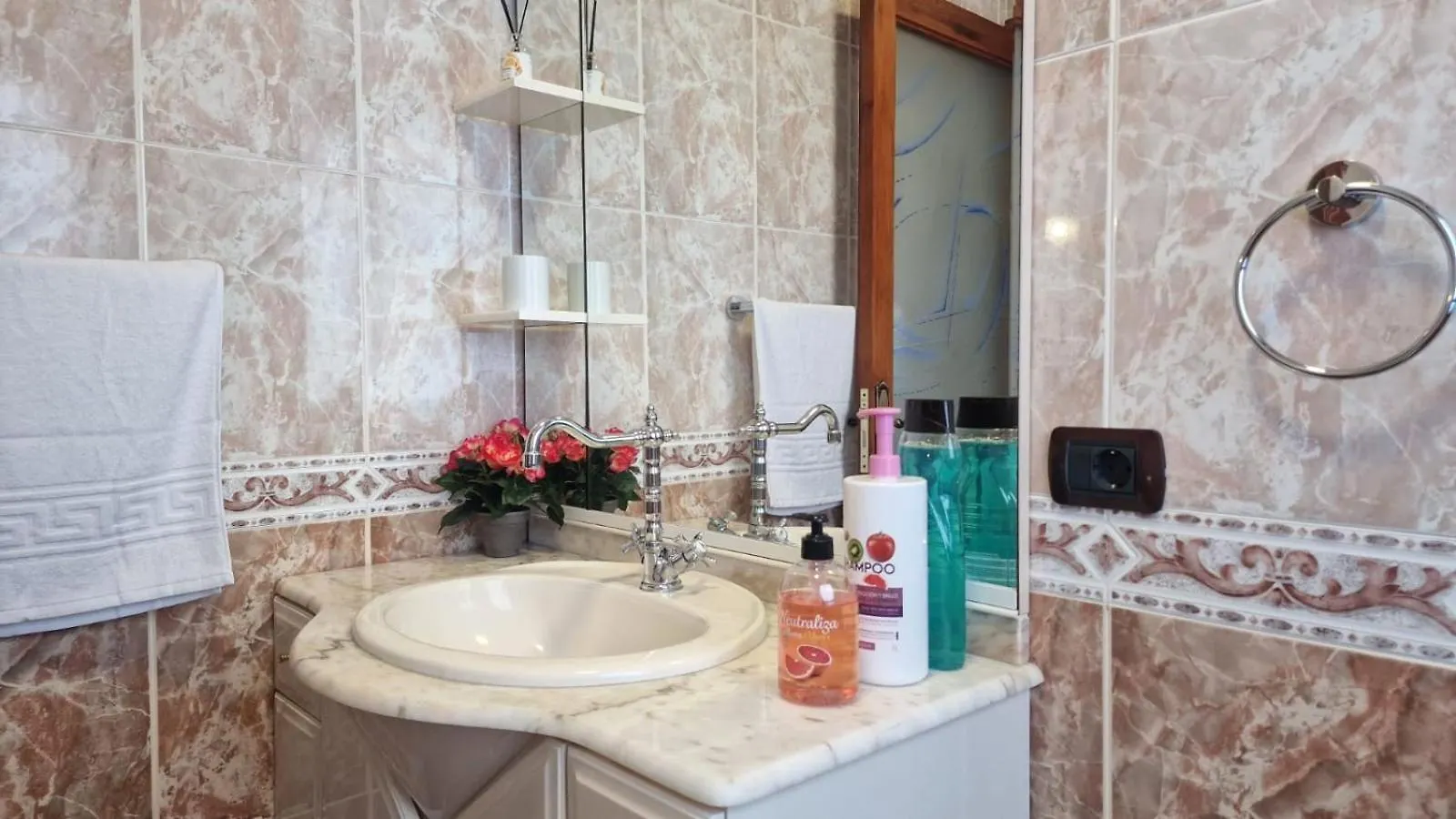 Cozy Izan Drago Apartment In Icod De Los Vinos By Hrtenerife Net 0*,